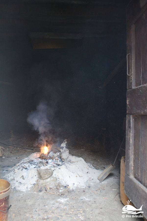 Piano inferiore della grà col fuoco acceso Piano inferiore della Grà col fuoco acceso