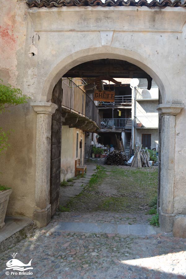 Curt dur ghétt, ingresso da Via Montello Curt dur ghétt, ingresso da Via Montello
