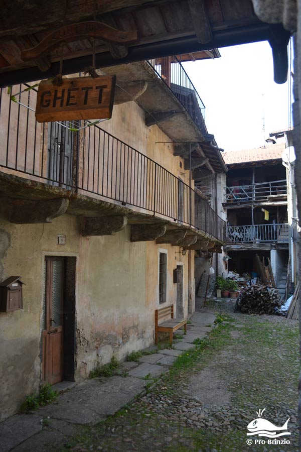 Curt dur ghétt, ingresso da Via Montello Curt dur ghétt, ingresso da Via Montello