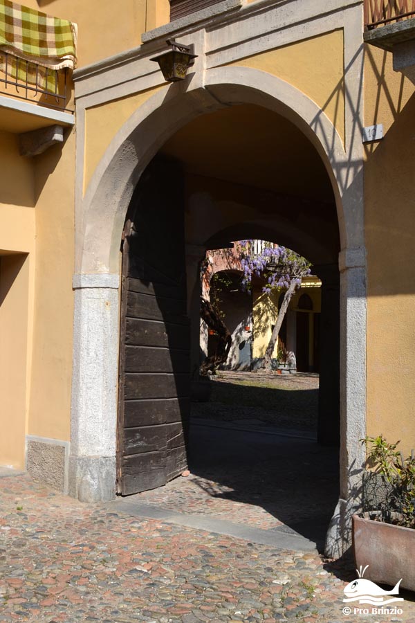 Curt dur Ost, ingresso da Via Vittorio Veneto Curt dur Ost, ingresso da Via Vittorio Veneto