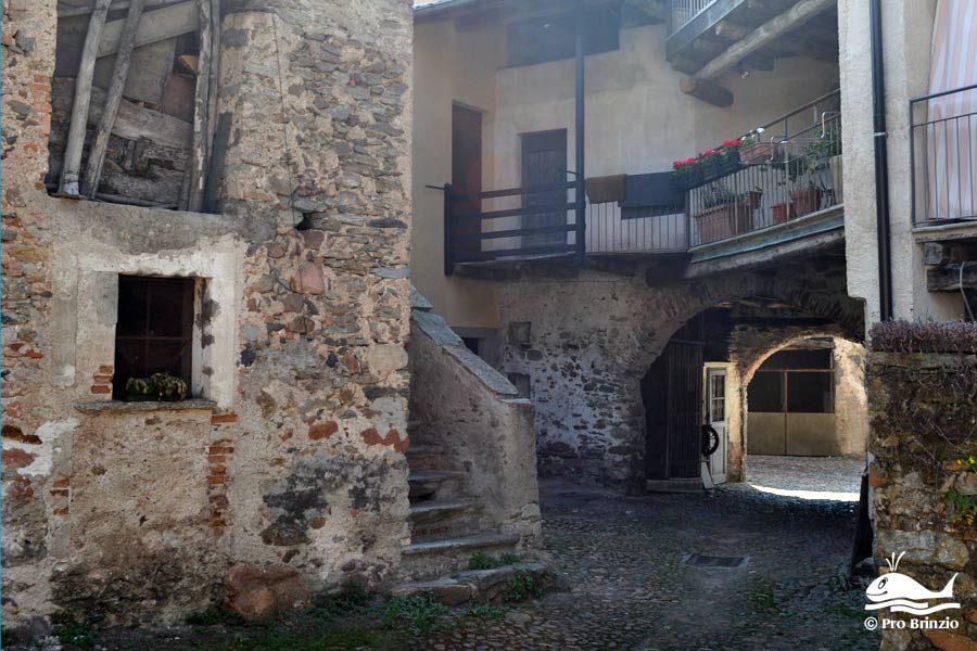Ur cantunàsc nei primi anni 2000 Ur cantunàsc nei primi anni 2000
